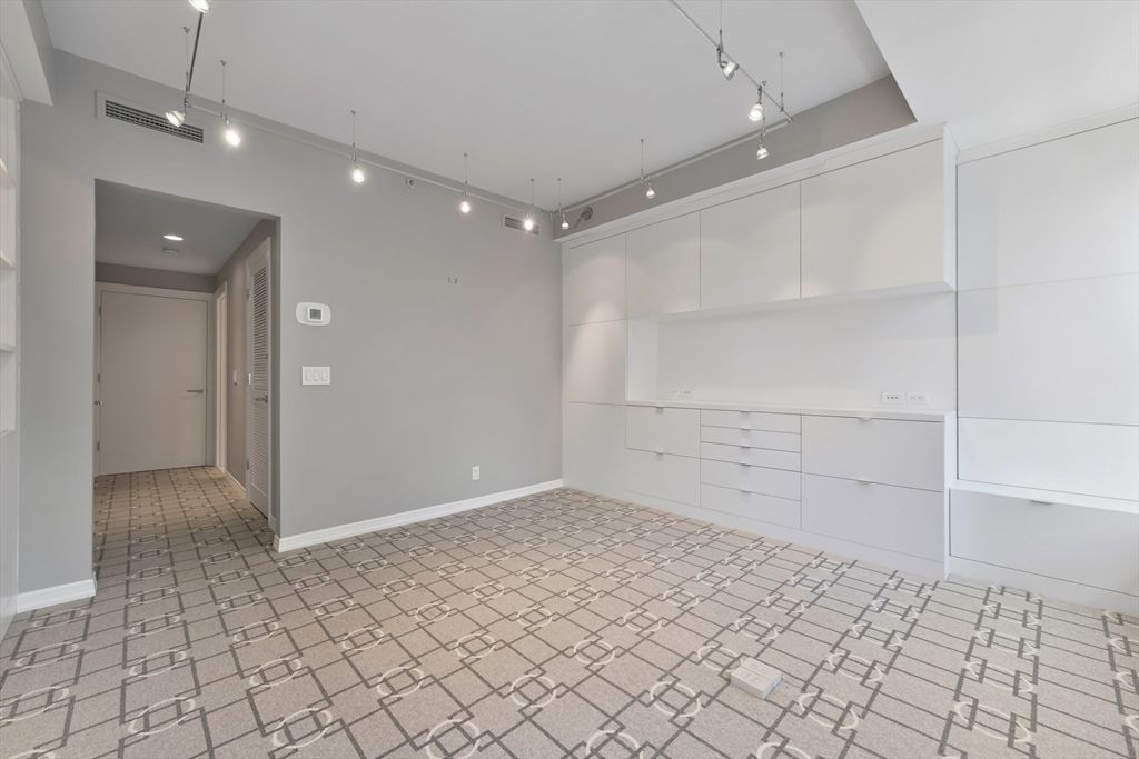 Empty room, Interior, Pendant Lights
