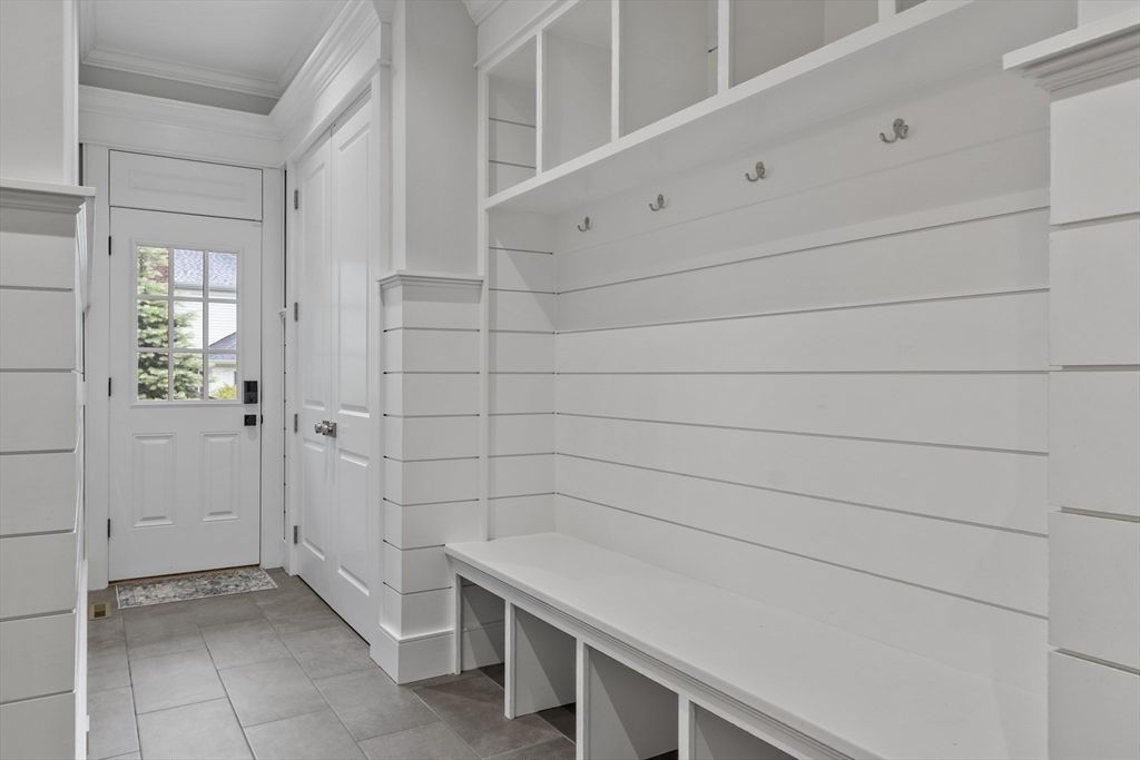 Bathroom, Interior, Recessed Lighting, Wood Texture Flooring