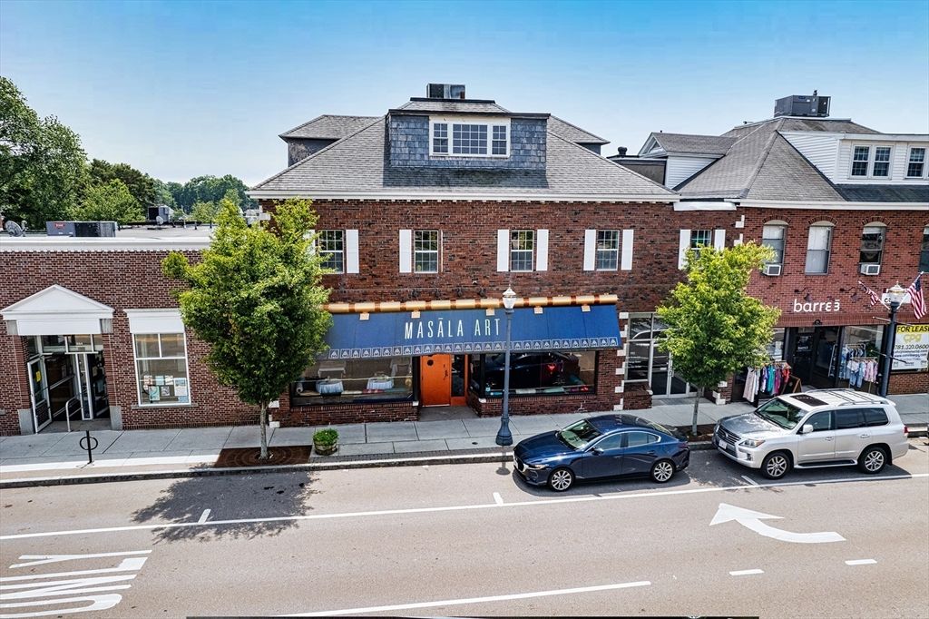 Exterior, Facade, Brick Facade, Rowhouse