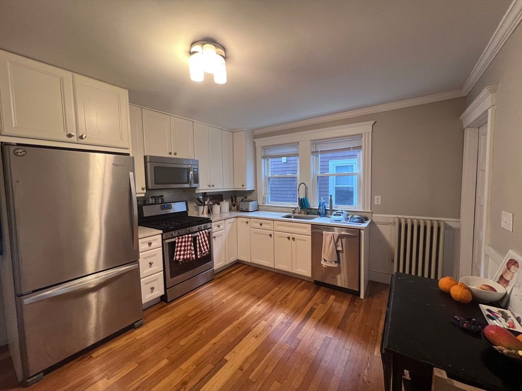 Interior, Kitchen, Stainless Steel Appliances, Wood Texture Flooring