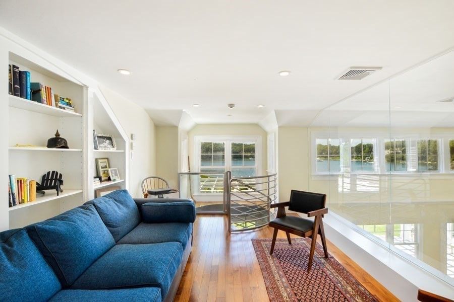 Interior, Living room, Recessed Lighting, Water, Wood Texture Flooring