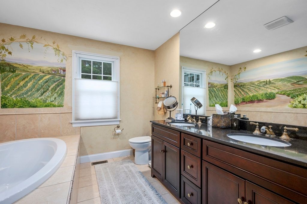 Bathroom, Dual Sink Vanities, Interior, Recessed Lighting