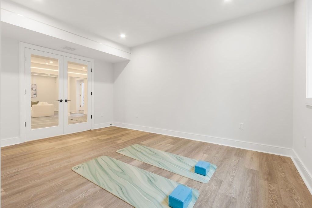 Interior, Recessed Lighting, Wood Texture Flooring