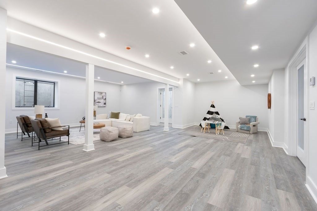 Interior, Living room, Recessed Lighting, Wood Texture Flooring