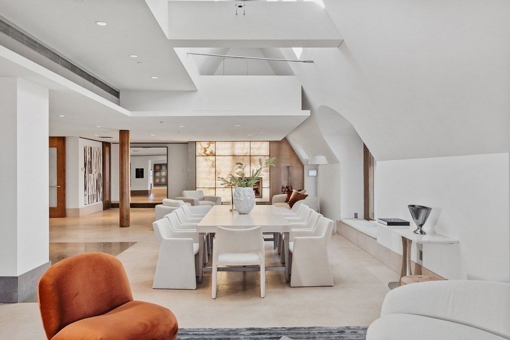Dining room, Interior, Recessed Lighting