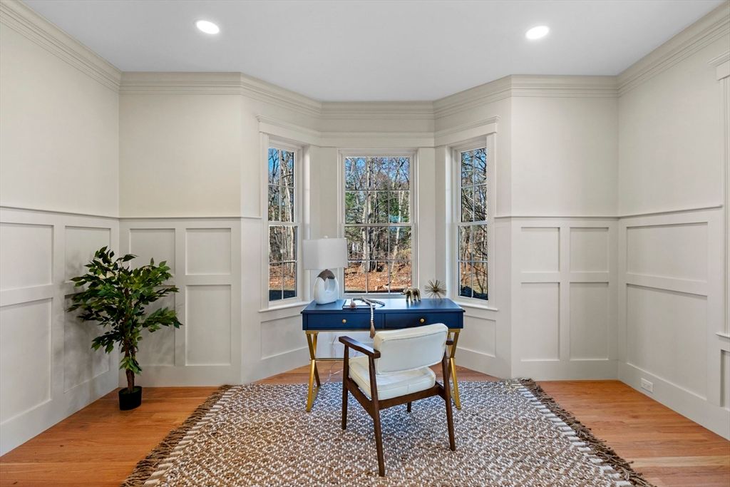 Home Office, Interior, Recessed Lighting, Wood Texture Flooring