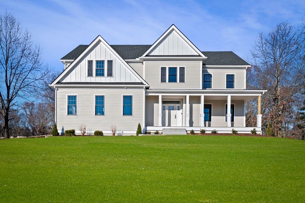Exterior, Facade, Farmhouse