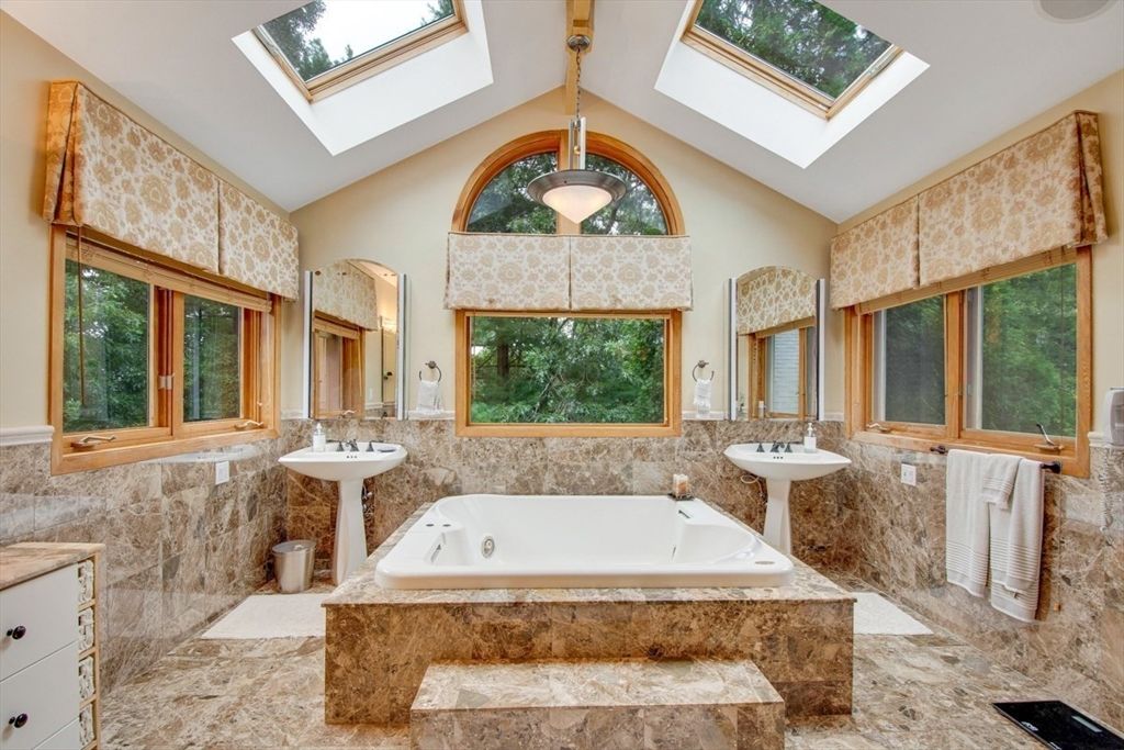 Bathroom, Dual Sink Vanities, Interior, Pendant Lights
