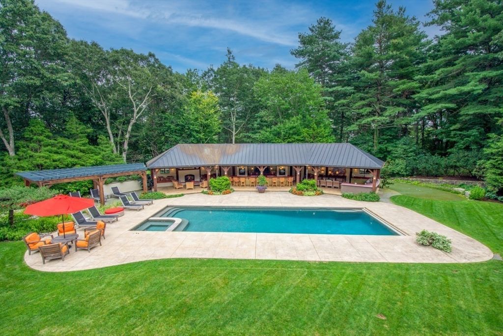 Exterior, Pool
