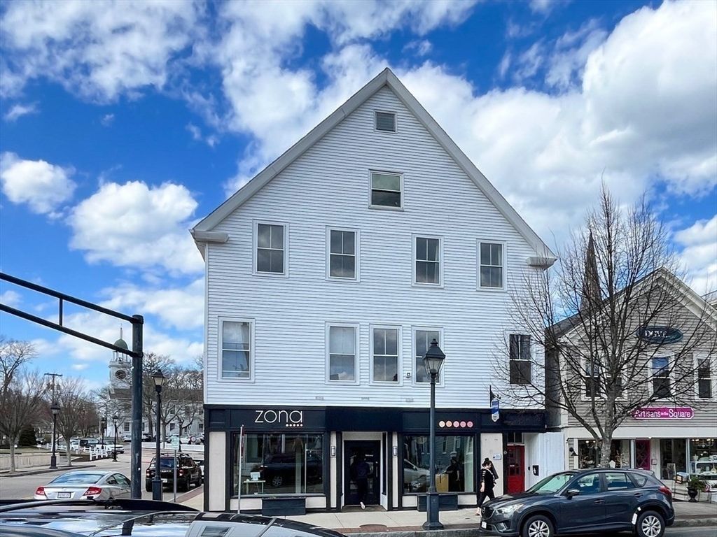 Exterior, Facade, Queen Anne Victorian