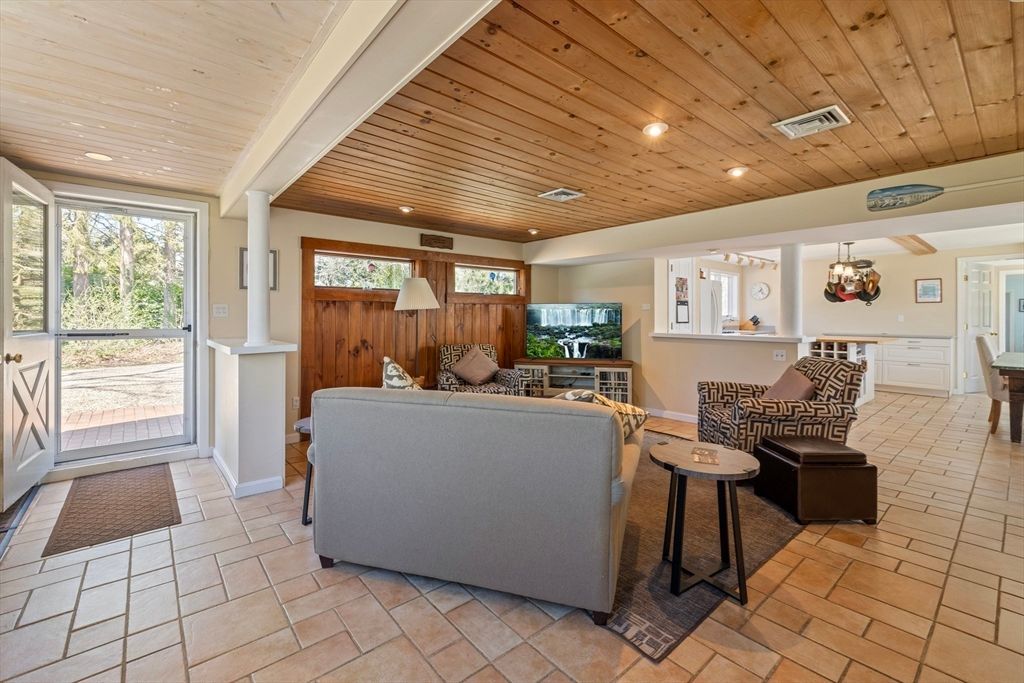 Chandelier, Interior, Living room, Recessed Lighting, Wooden Ceilings