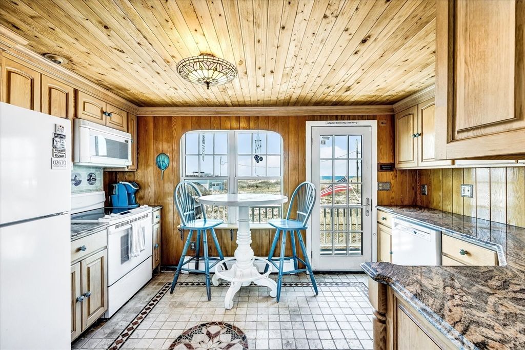 Dining room, Interior, Kitchen, Wooden Ceilings, Wooden Walls
