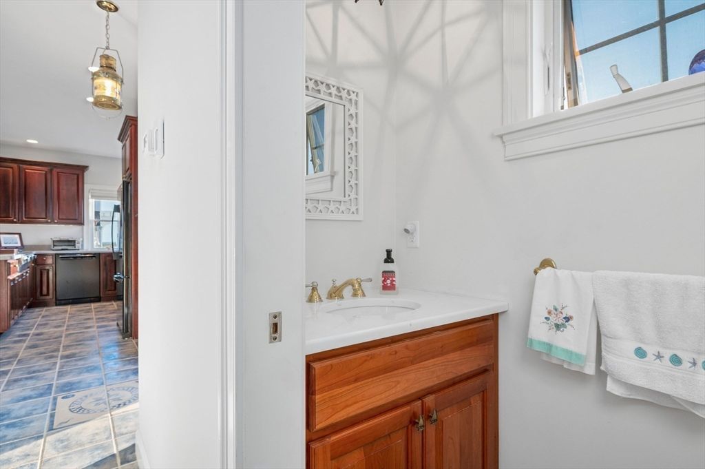 Bathroom, Interior, Kitchen, Pendant Lights, Recessed Lighting