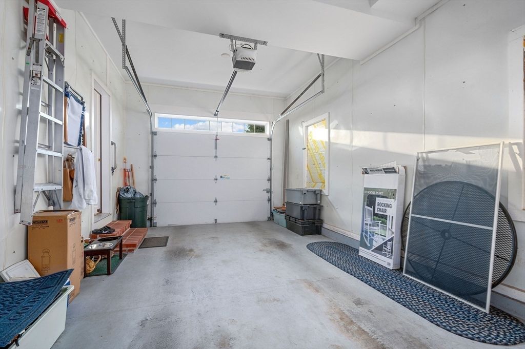 Garage, Interior