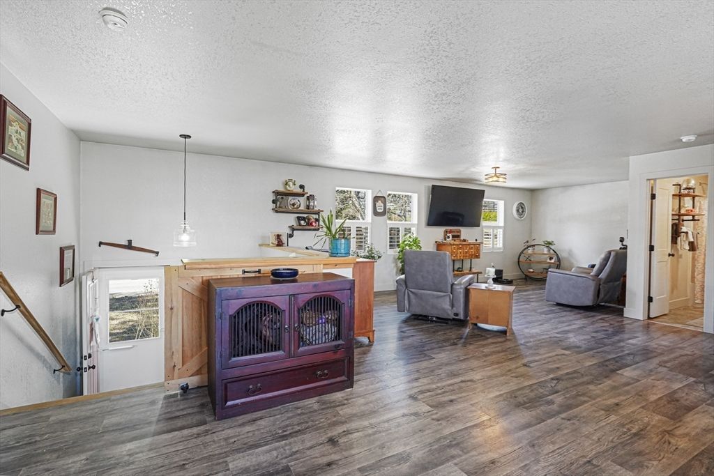 Interior, Living room, Pendant Lights, Wood Texture Flooring