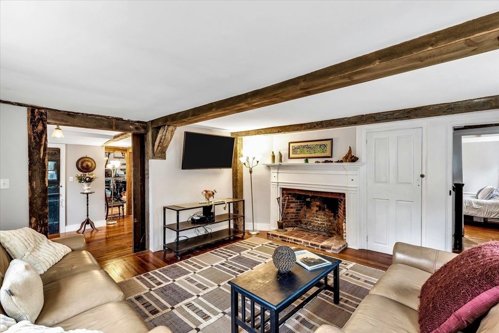 Bedroom, Fireplace, Interior, Living room, Wood Texture Flooring