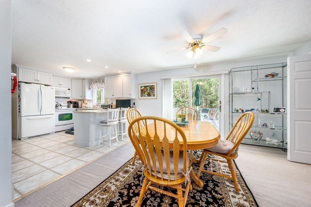 Dining room, Interior, Kitchen, Recessed Lighting