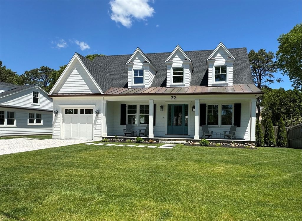 Attached, Exterior, Facade, Farmhouse