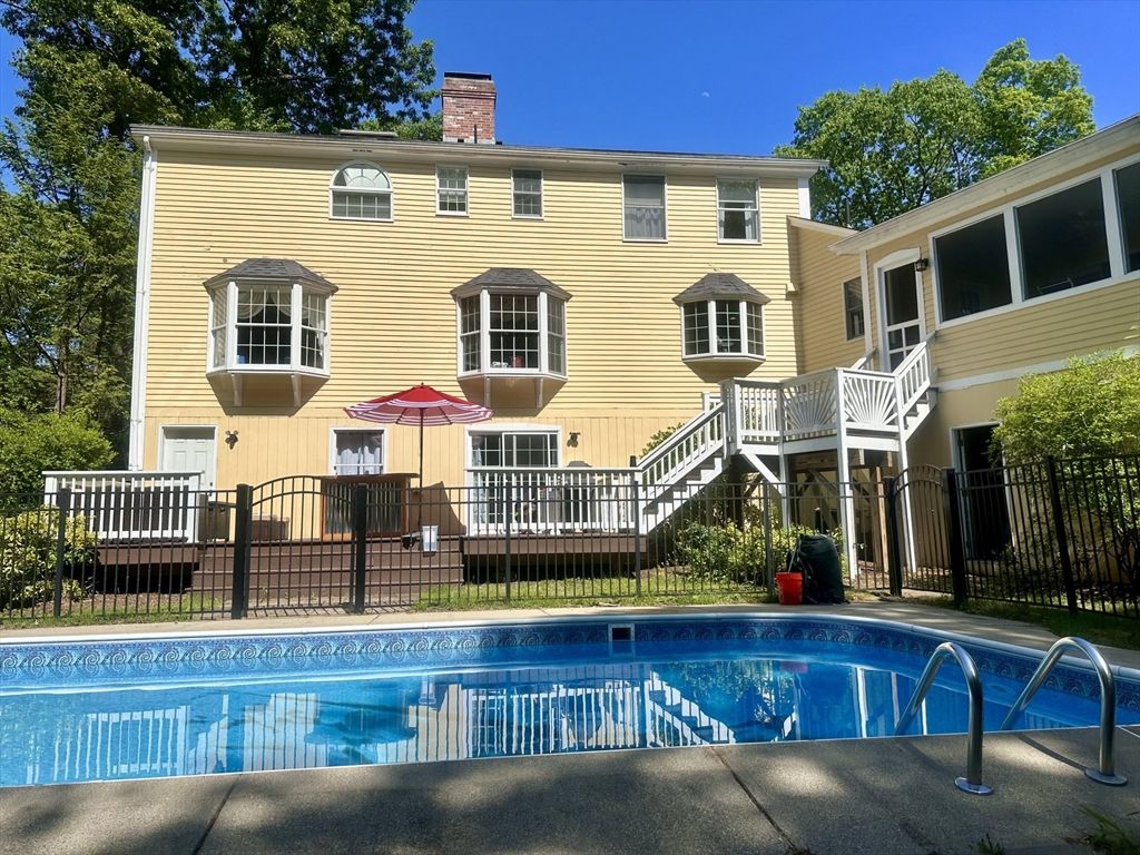 Exterior, Pool