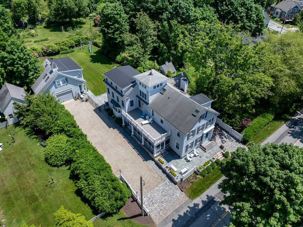 Exterior, Drone