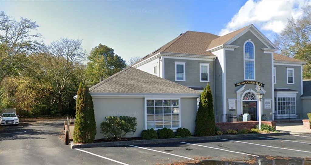 Exterior, Facade, Brick Traditional