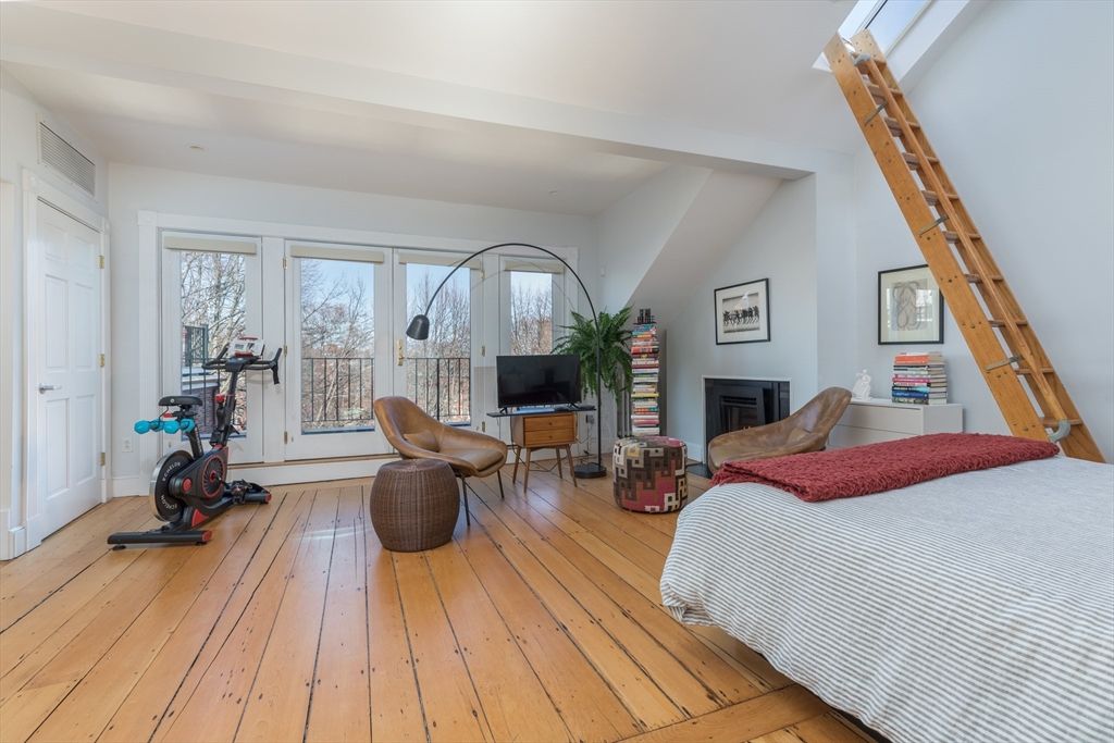 Bedroom, Fireplace, Fitness Equipment, Interior, Wood Texture Flooring