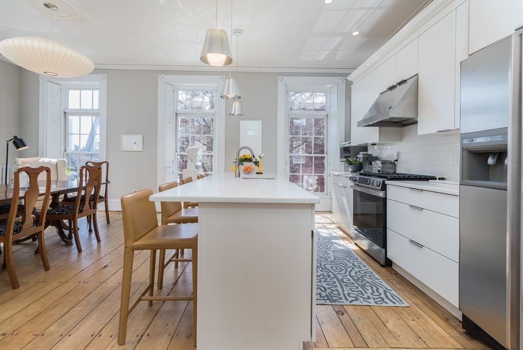 Dining room, Interior, Kitchen, Pendant Lights, Recessed Lighting, Wood Texture Flooring