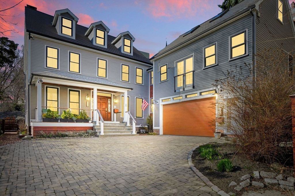 Attached, Exterior, Facade, Cape Cod