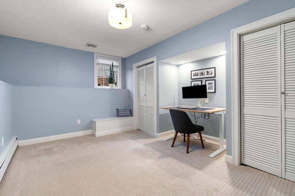 Home Office, Interior