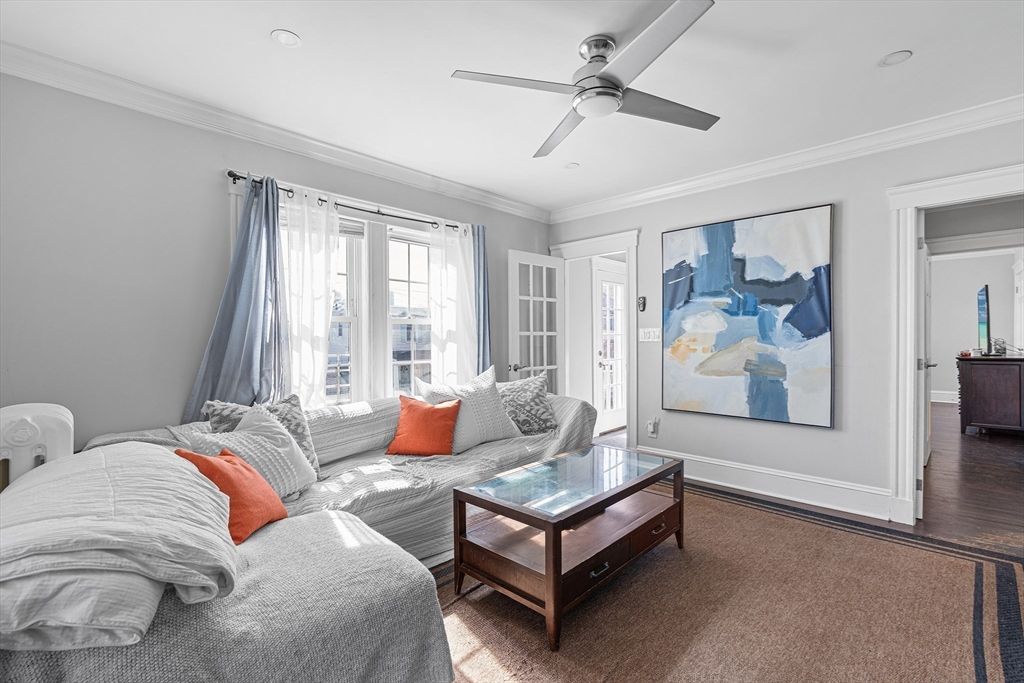 Bedroom, Interior, Living room, Recessed Lighting, Wood Texture Flooring