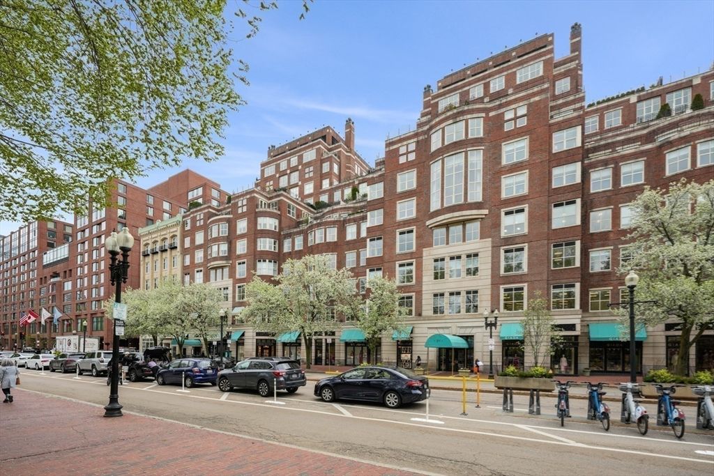 Exterior, Facade, Condo Building