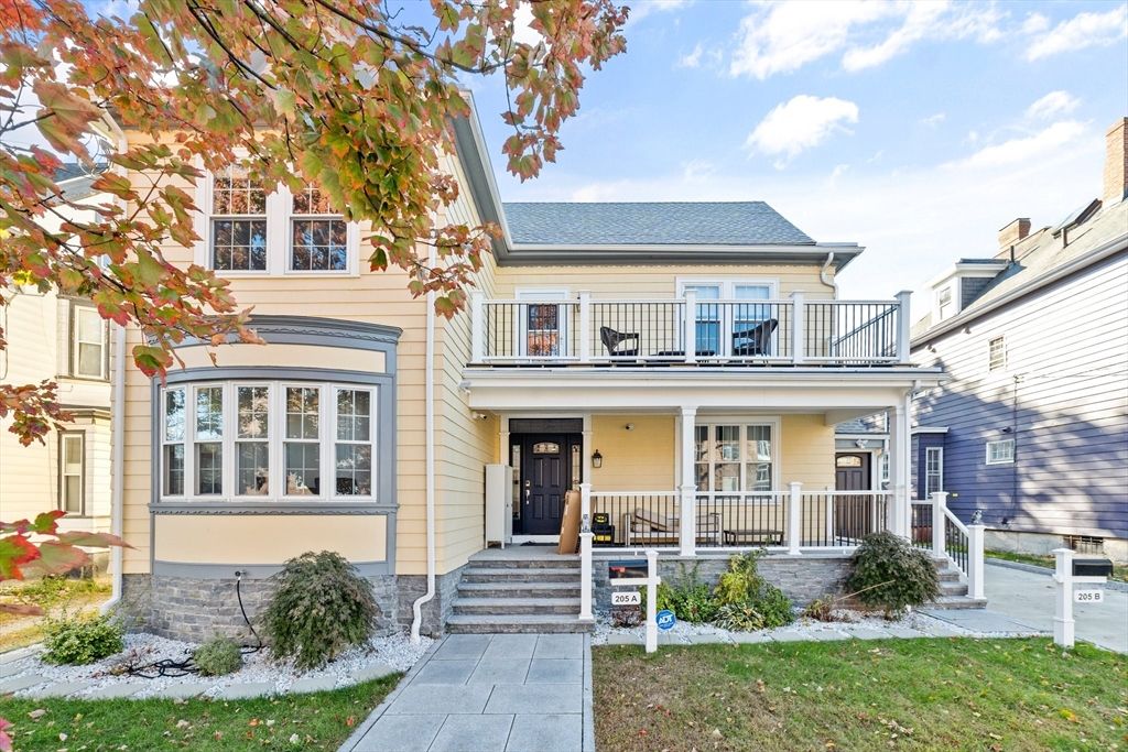 Exterior, Facade, Queen Anne Victorian