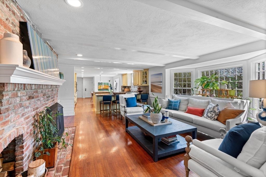 Fireplace, Interior, Kitchen, Living room, Pendant Lights, Recessed Lighting, Stone Walls, Wood Texture Flooring