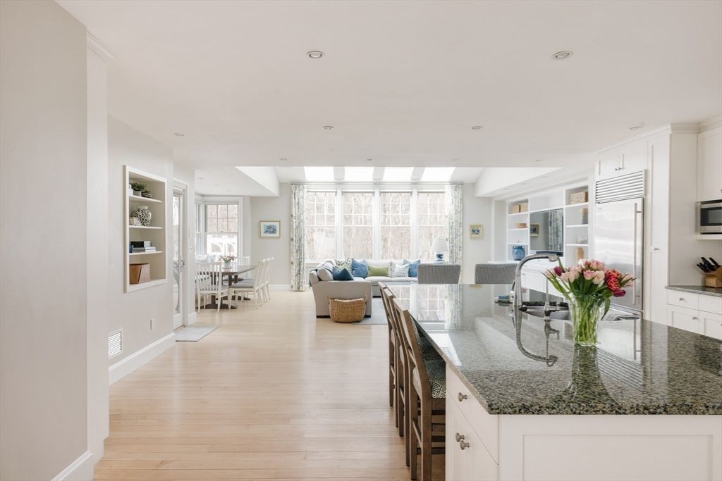 Dining room, Interior, Kitchen, Living room, Recessed Lighting, Wood Texture Flooring