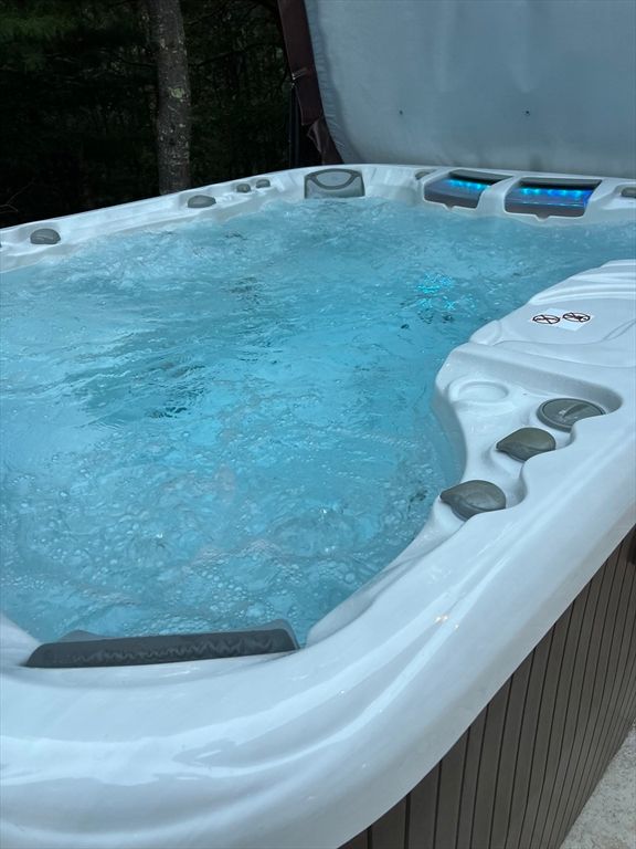Exterior, Hot Tub