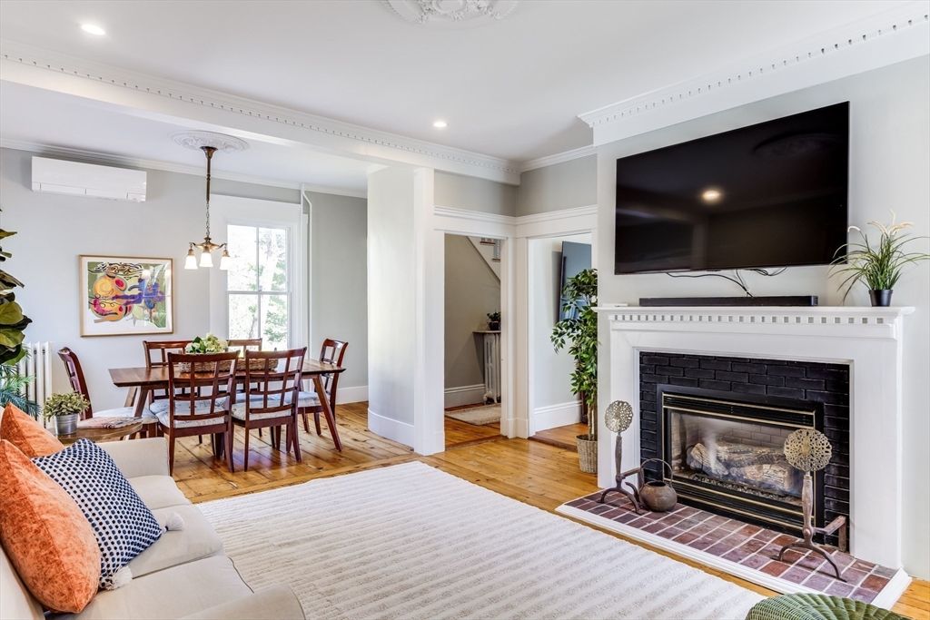 Dining room, Fireplace, Interior, Pendant Lights, Recessed Lighting, Wood Texture Flooring