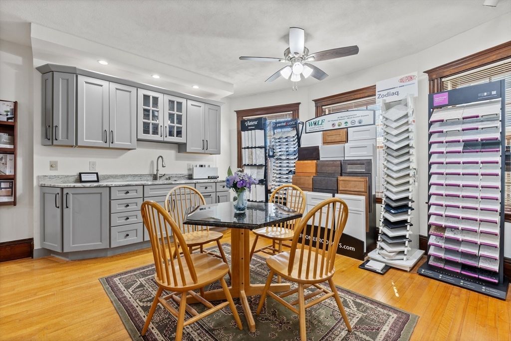 Dining room, Interior, Kitchen, Recessed Lighting, Wood Texture Flooring