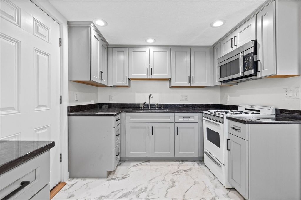 Interior, Kitchen, Marble, Recessed Lighting