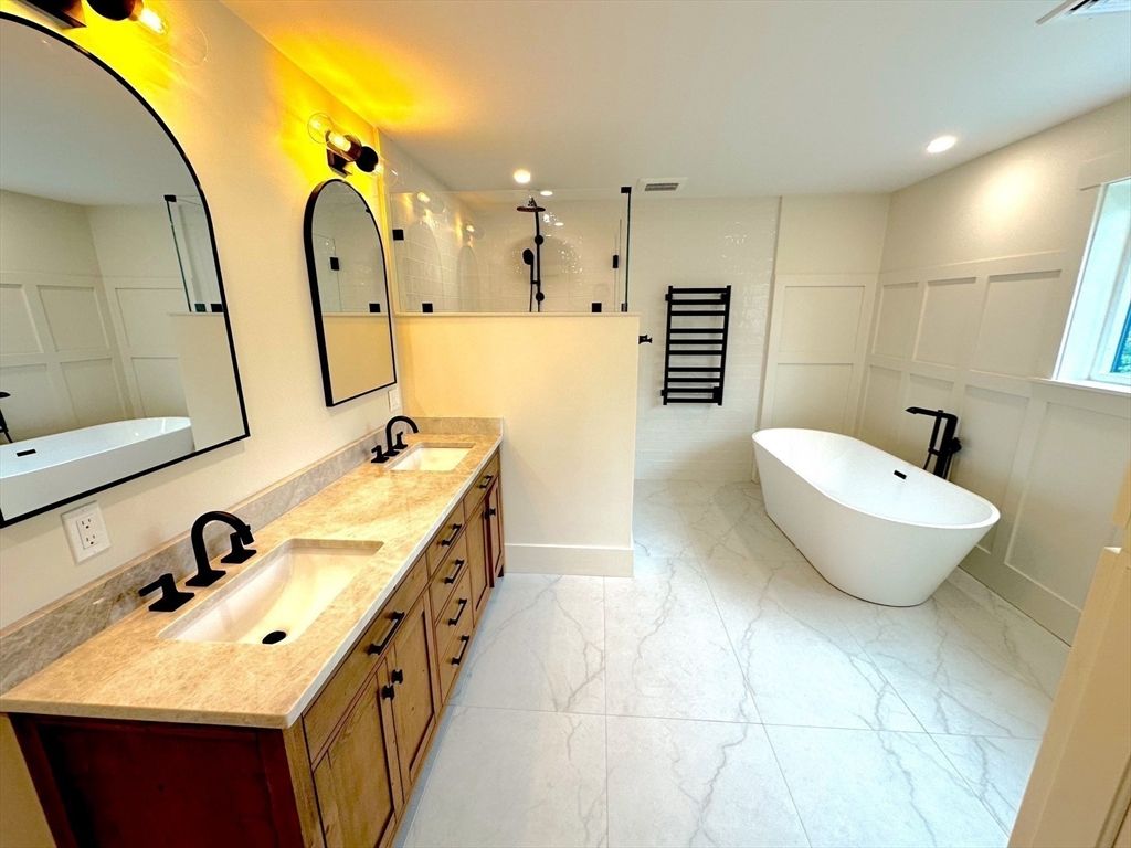 Bathroom, Dual Sink Vanities, Free Standing Baths, Interior, Marble, Recessed Lighting