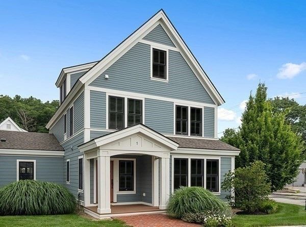 Exterior, Facade, Queen Anne Victorian