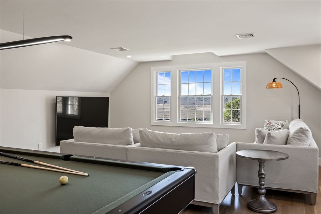 Billiard Table, Game Room, Interior, Living room, Recessed Lighting, Wood Texture Flooring