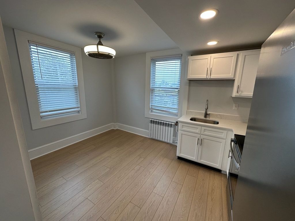Interior, Kitchen, Pendant Lights, Recessed Lighting, Wood Texture Flooring