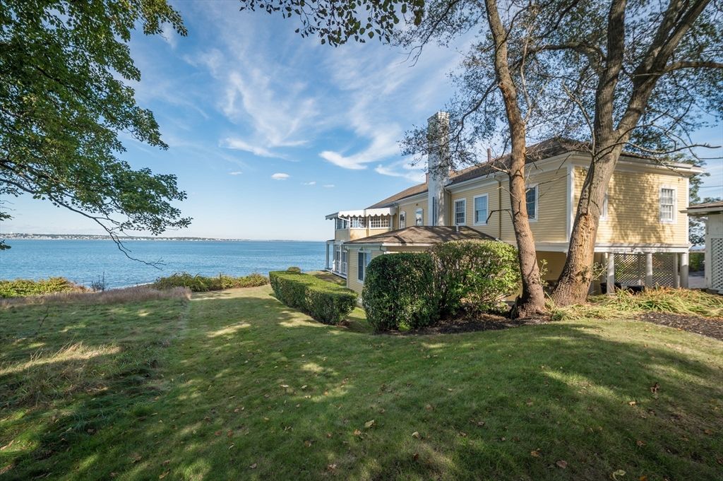 Exterior, Lake