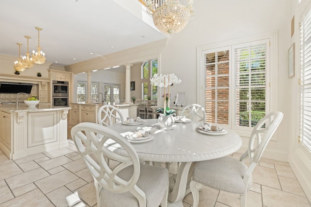 Chandelier, Dining room, Interior, Kitchen, Recessed Lighting