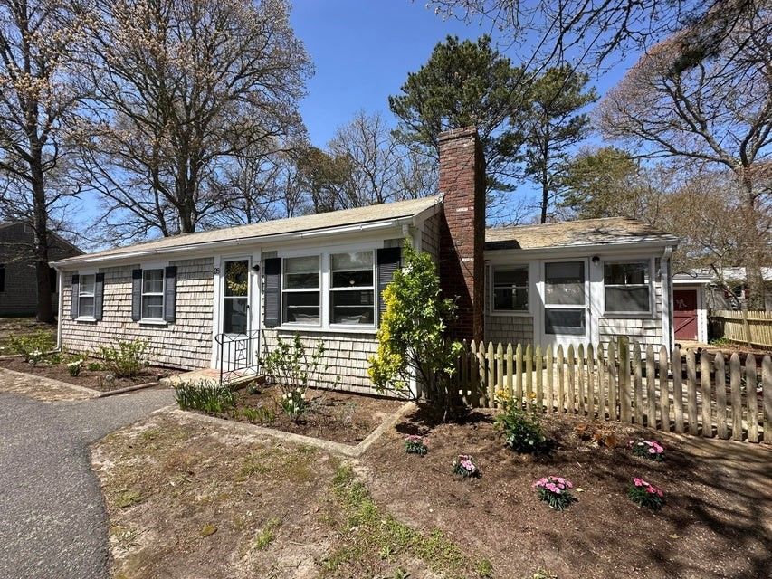 Exterior, Facade, Cape Cod