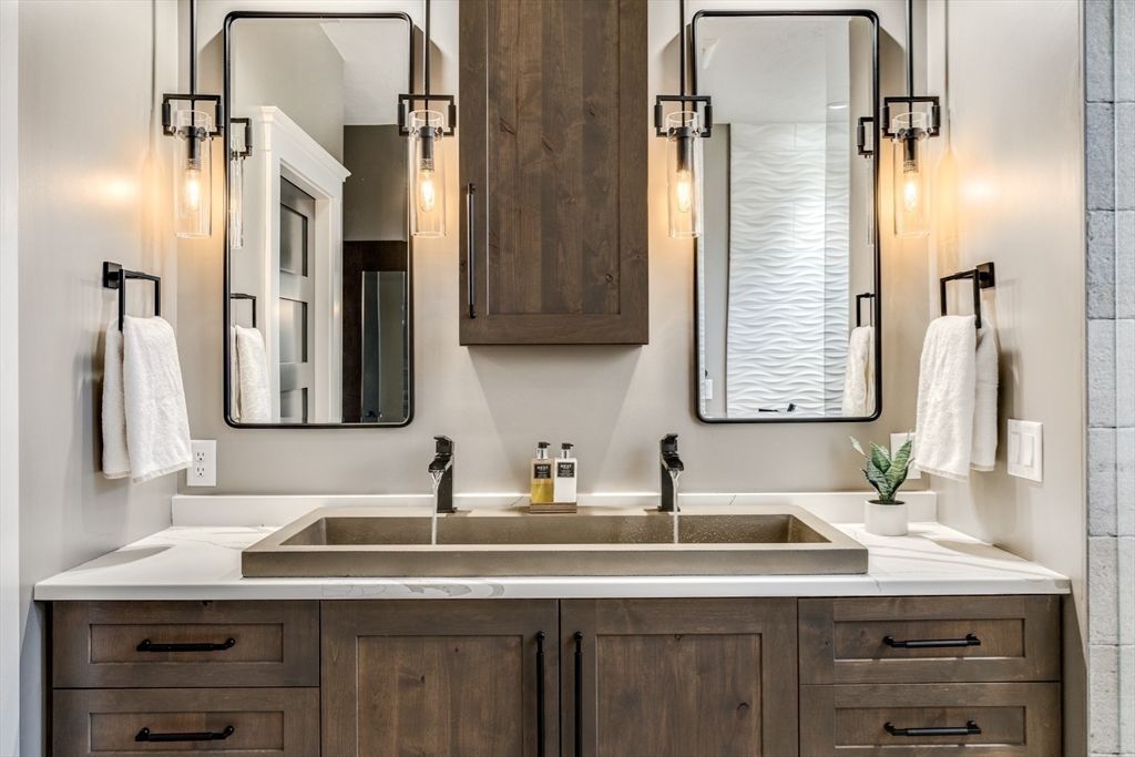 Bathroom, Dual Sink Vanities, Interior