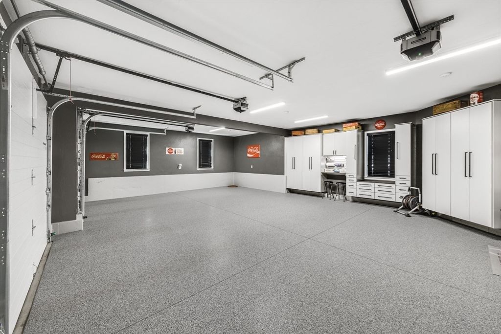 Garage, Interior