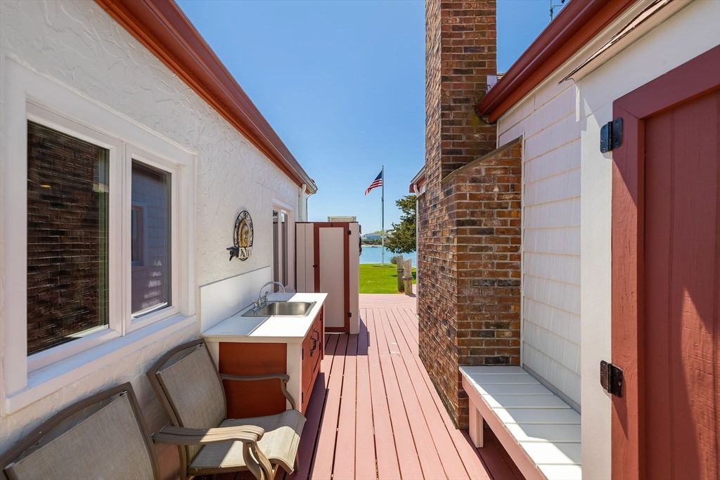 Exterior, Wood Texture Flooring