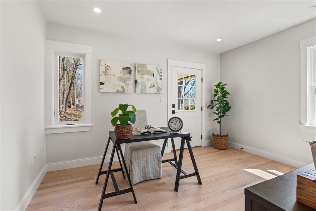 Home Office, Interior, Recessed Lighting, Wood Texture Flooring