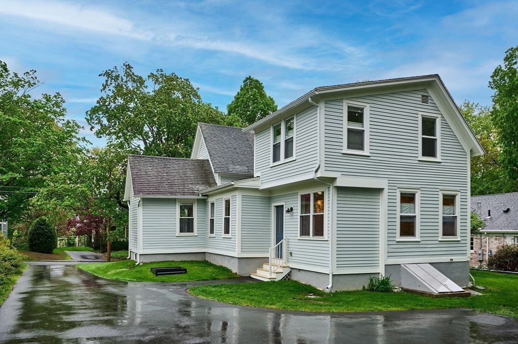Exterior, Facade, Farmhouse
